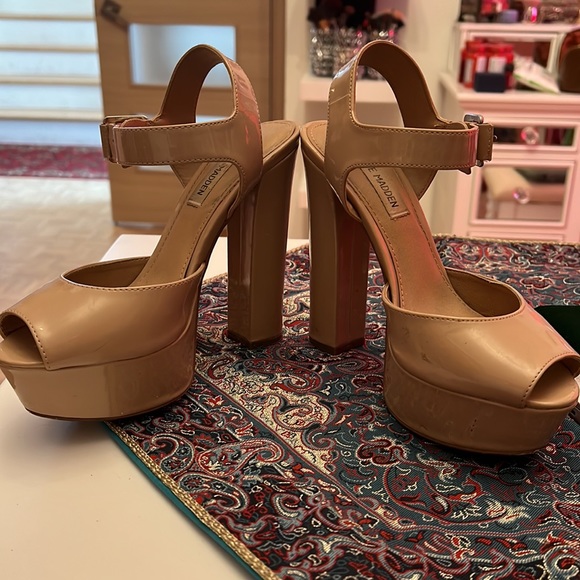 Nude Heels - Picture 5 of 5